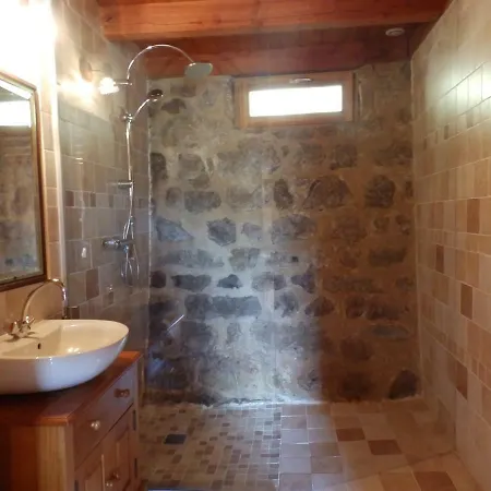 Bed & Breakfast Chambres D'hotes De Theolier Pailhares
